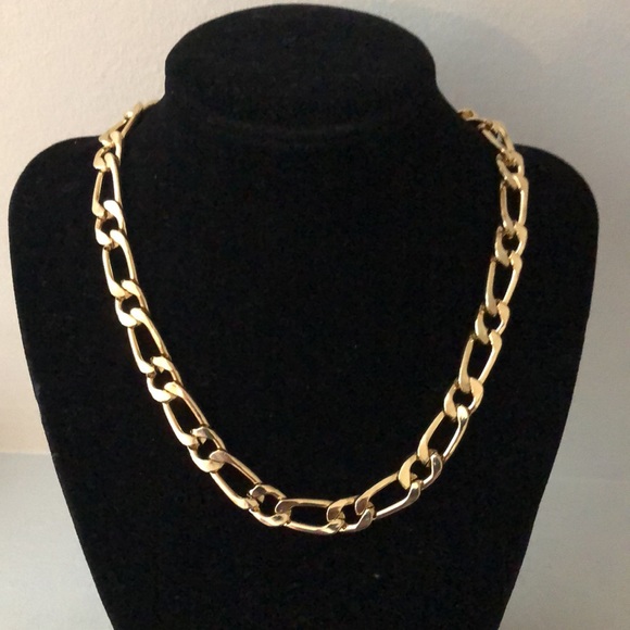- Gold trendy link chain necklace. - Picture 2 of 6